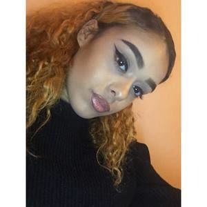 Meet your Posher, Divina